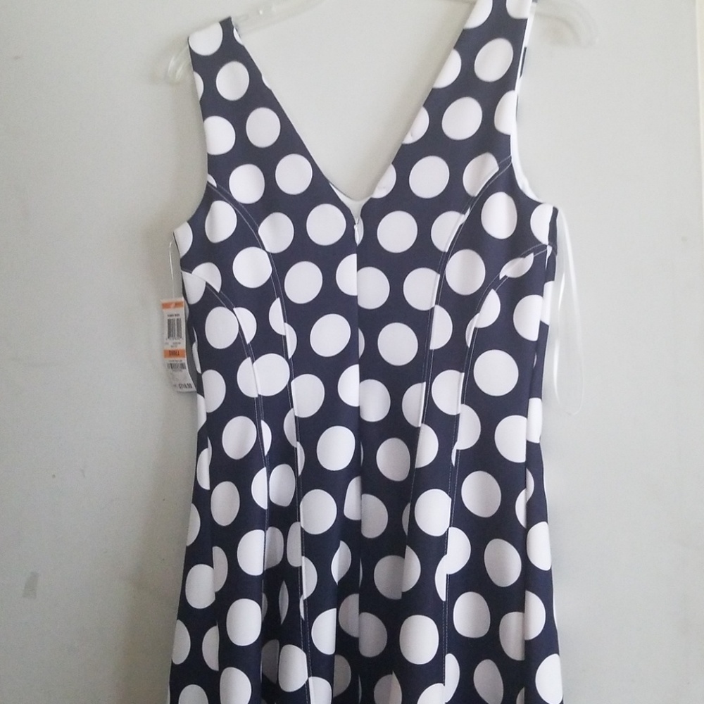 Dress - Picture 6 of 8